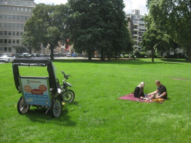 Cologne: Rickshaw Sightseeing Tour With Picnic Lunch, 2 Pers - Similar Tours