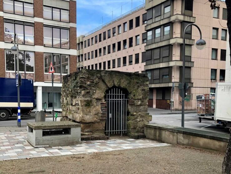 Cologne: Roman History Self-Guided Audio Guide Walking Tour - Experience