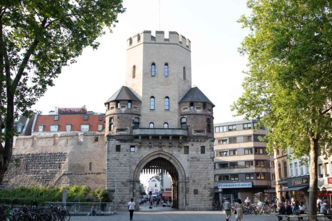 Cologne: South Cologne Walking Tour With Brewery Visit - Guided Tour Option: Cologne Old Town Walking Tour Including Brewery Visit