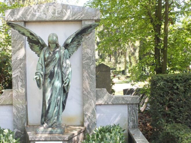 Cologne: The Melaten Cemetery, Life, Love and Death Tour - General Information and Meeting Point