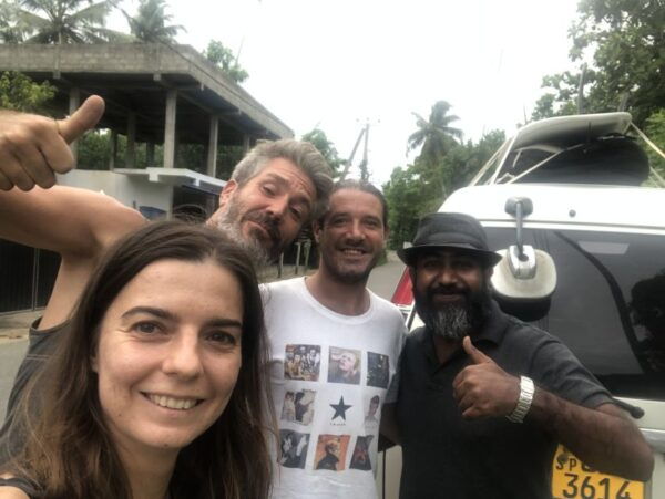 Colombo Airport (CMB) to Hikkaduwa Privet Transfer - Convenient Communication Channel