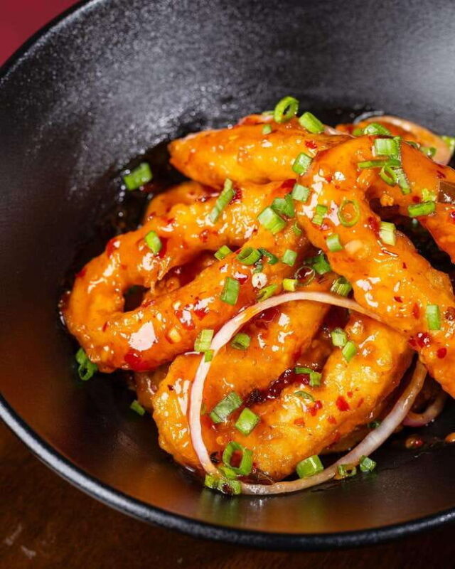 Colombo: Beer Tower and Tapas at Dutch Hospital &Co Pub - The Social Vibe and Atmosphere