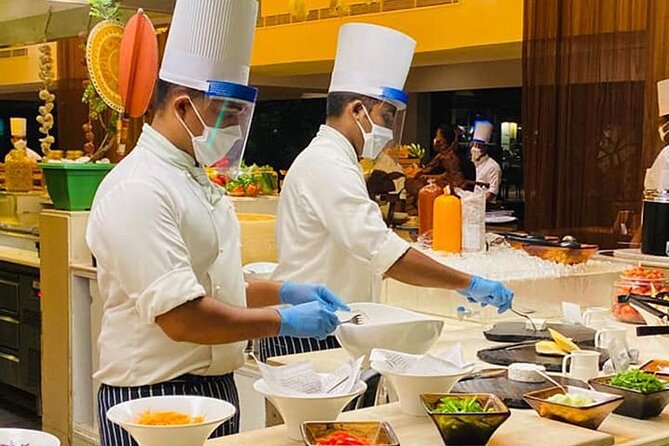 Colombo By Night With Dinner At Taj Samudra Hotel - Price and Terms