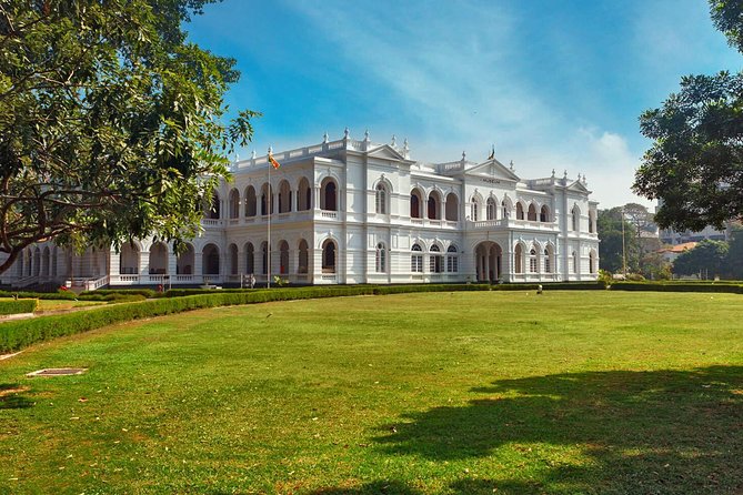 Colombo City Drive by Bookingmart Holidays Pvt Ltd - Capacity and Cancellation Policy