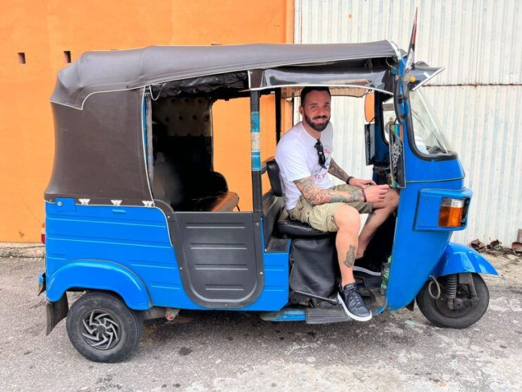 Colombo: City Sightseeing Tour by Tuk-Tuk With Pickup - Itinerary and Attractions
