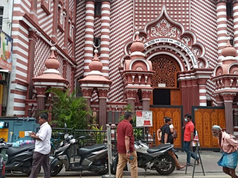 Colombo City Tour Explore History & Different Food Tasting - The Food: A Tasty Addition