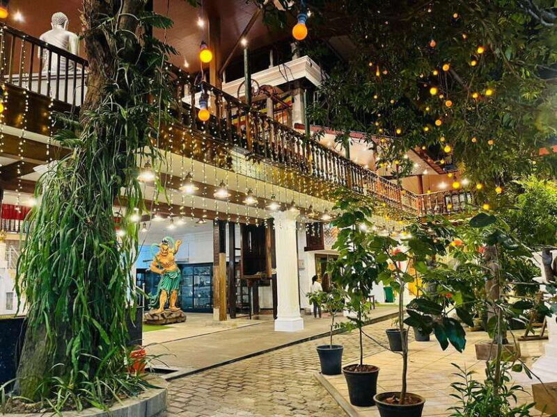 Colombo City Tour with Guide, Entry Tickets & Hotel Pickup - Exploring Colombo with a Local Guide