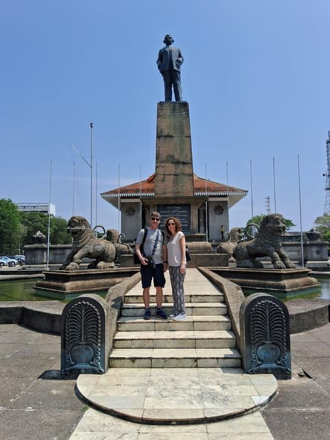 Colombo: Guided City Tour by Tuk Tuk With All Entry Fees - Market and Cultural Experiences