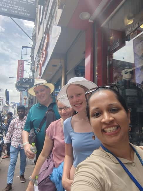 Colombo: Guided Walking Tour - Tasting the Flavors of Pettah Market