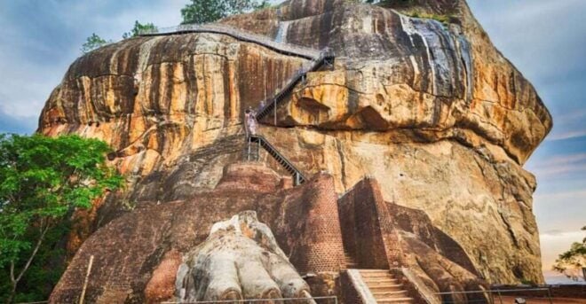 Colombo International Airport (CMB) Pick Up to Sigiriya - Mr.Taxi.lk Services