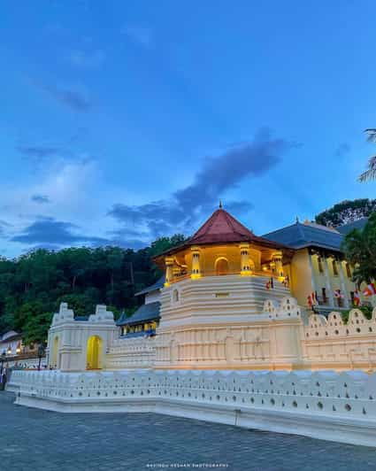 Colombo: Kandy and Pinnawala Day Trip With Free Hotel Pickup - Transportation and Amenities