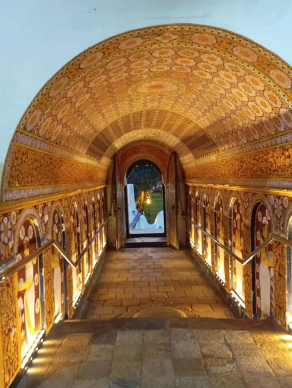 Colombo: Kandy Temple & Ridi Viharaya( Silver Temple) - An In-Depth Look at the Itinerary and Highlights