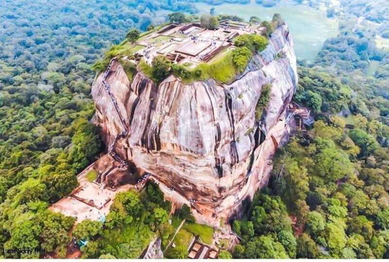 Colombo/Negombo: Exclusive Sigiriya Rock & Dambulla Cave - Discovering Sigiriya: The Majestic Lion’s Rock