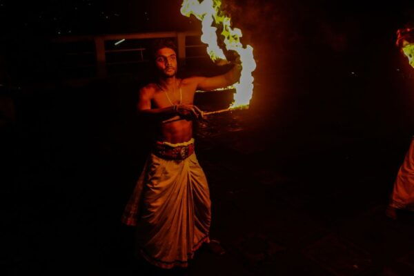 Colombo or Negombo: Temple of the Tooth Kandy Day Trip - Transportation Details