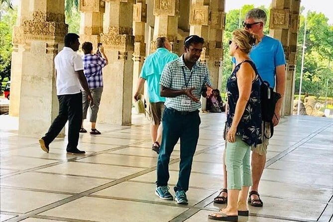 Colombo Private City Tour by Tuk Tuk - FAQ