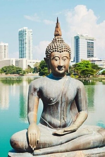 Colombo : Private Custom Tour With a Local Guide - Exploring Colombos Culture