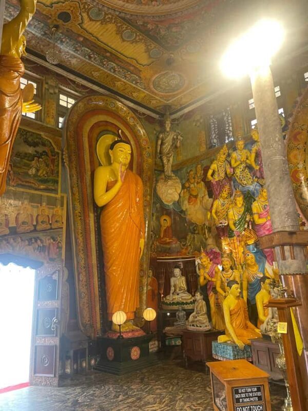 Colombo: Private guide City Tour TUk ( all-inclusive ) - FAQ