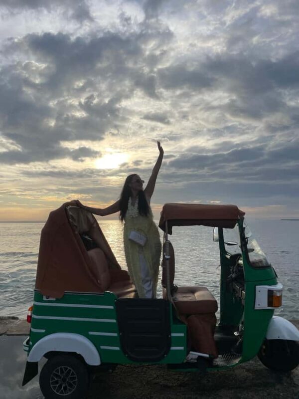 Colombo: Private Guided Tour of the City by Tuk with Tickets - A Detailed Look at the Itinerary