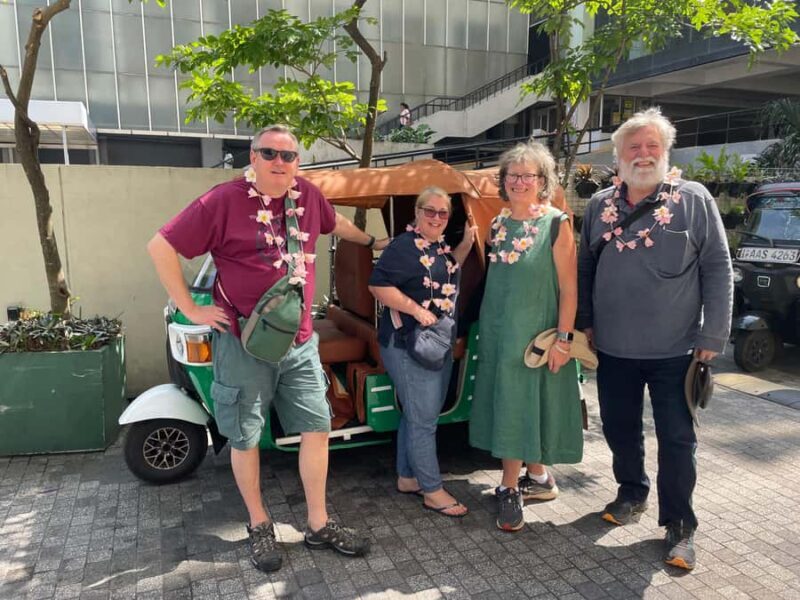 Colombo: Private Guided Tour of the City by Tuk with Tickets - The Unique Touches: Food, Tea, and Extras