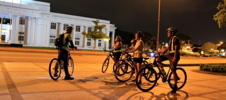 Colombo: Private Nighttime Biking Tour With Snacks - Experience Highlights