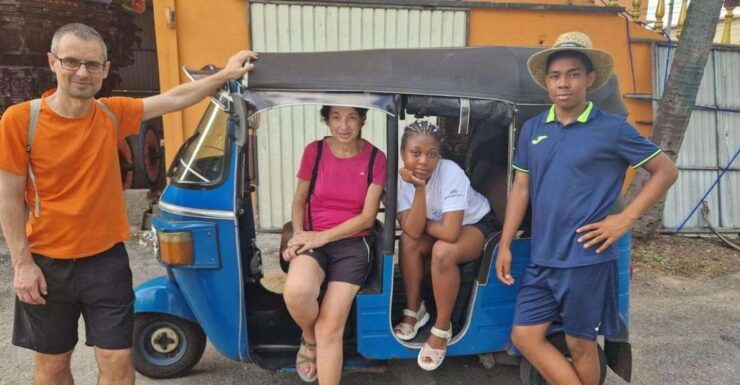 Colombo: Sightseeing Personal City Tour by Tuk Tuk - Sightseeing Experience Highlights