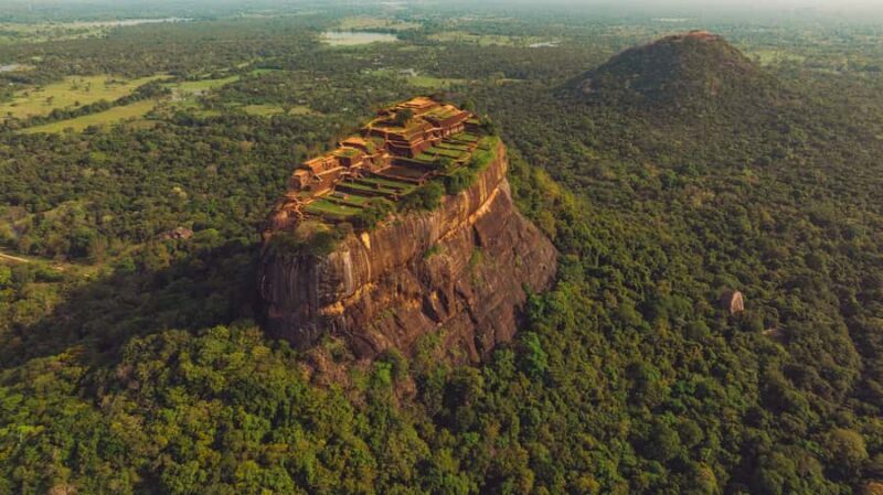 Colombo: Sigiriya, Dambulla & Village Experience Day Trip - Who is this tour best for?