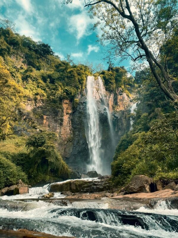 Colombo Sigiriya & Ella 3-Day Private UNESCO Safari Tour - A private guide can make a busy route easier