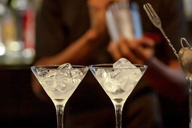 Colombo Sri Lankan Street Food Tasting on Rooftop Bar - Group Size and Guides