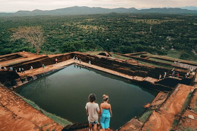 Colombo to Kandy Shuttle with Dambulla Sightseeing Tour - Good To Know