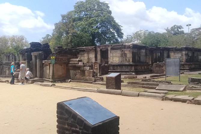 Colombo to Polonnaruwa Ancient City Visit and Safari - Customer Reviews
