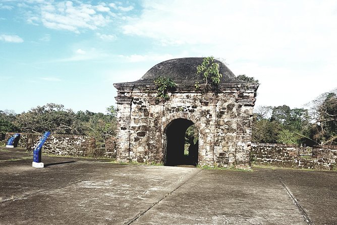 Colon, Fort San-Lorenzo - From One Ocean to Another by Train - Train Journey Overview
