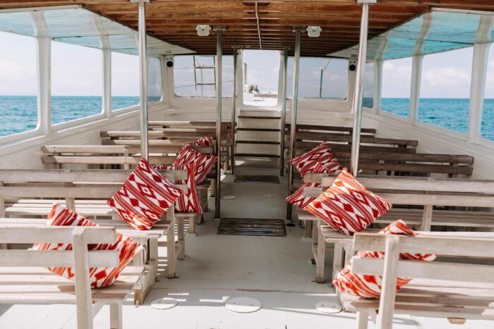 Colònia De Sant Jordi: Es Trenc Boat Tour With Snorkeling - Amenities and What to Bring