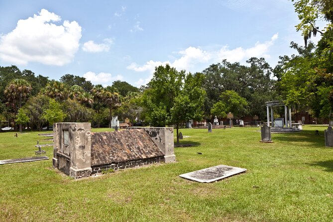 Colonial Park Cemetery Walking Tour in Savannah - Meeting Point and Pickup Location