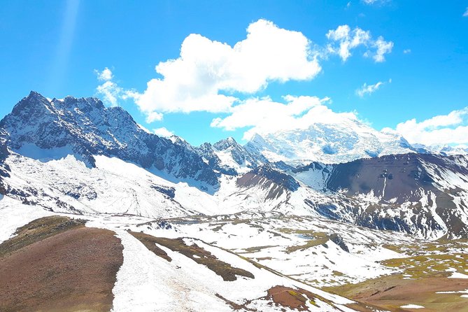 Colors Mountain - Full Day - What to Bring and Wear