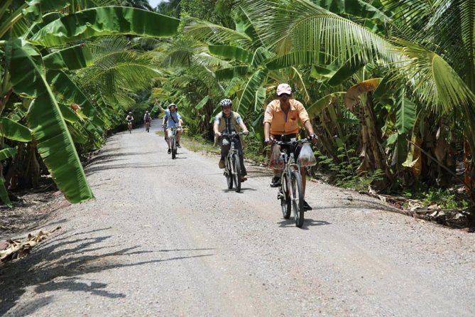 Colors of Damnoen Saduak From Bangkok - Navigating the Canals