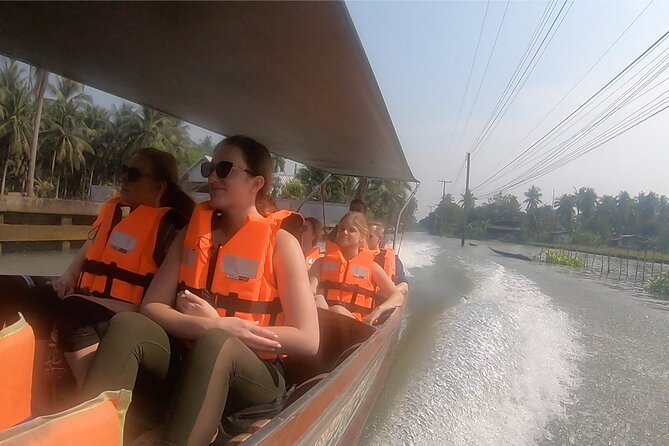 Colors of Damnoen Saduak From Bangkok - Exploring the Market