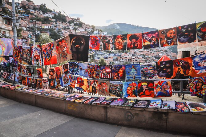 Colortour Comuna 13 Tour With Graffiti, Gastronomy and Urban Art - Gastronomic Delights