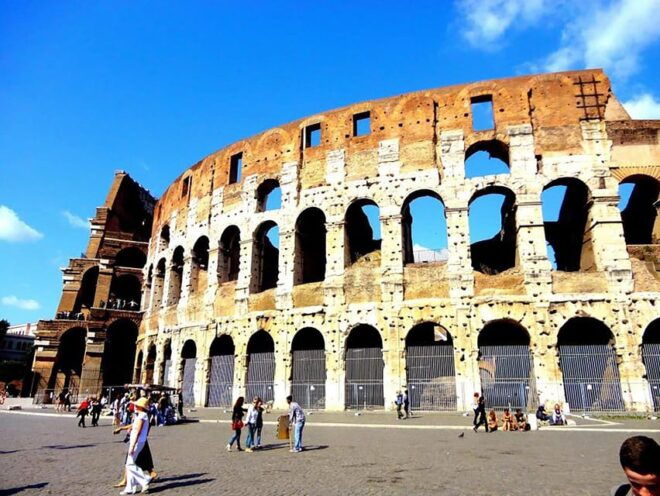 Colosseum and Arena Insights: Forum and Palatine Hill Tour - Exploring the Roman Forum