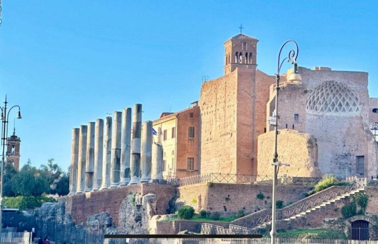 Colosseum Fast Track Entrance Ticket With Audio Guide - Experience Highlights