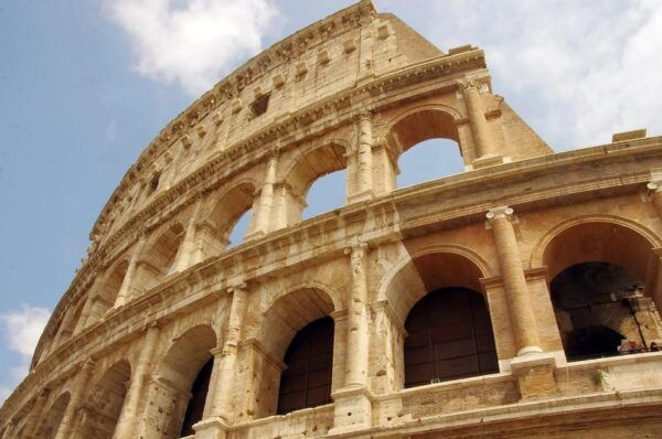 Colosseum, Palatine and Forum Tour With Virtual Guide - Walking Through the Forum