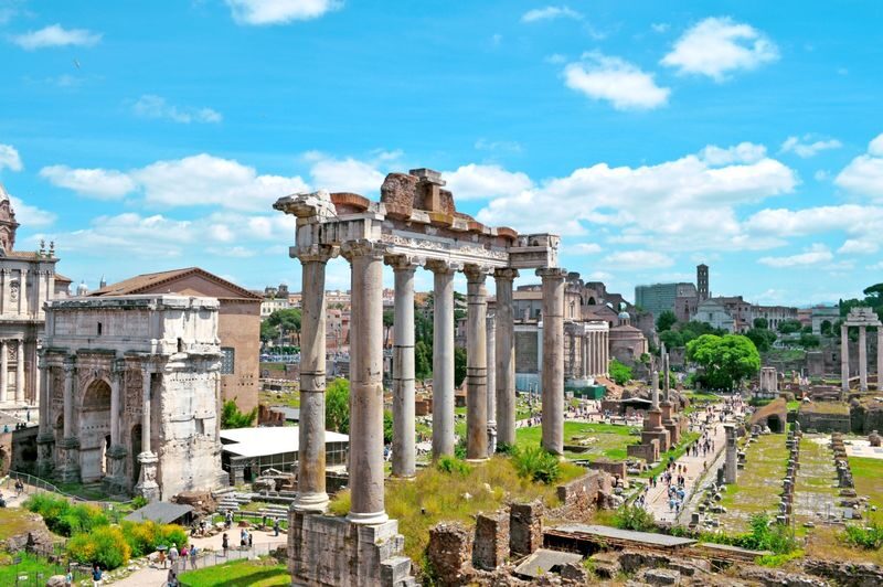 Colosseum, Roman Forum and Palatine Hill - The Colosseum: scale, stone and a timed entrance