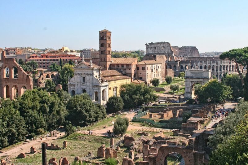 Colosseum, Roman Forum, and Palatine Hill Tour in Rome - Reading the Roman Forum as a working city
