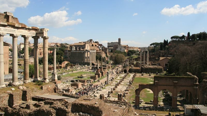 Colosseum ticket with AI guide app and 3D map in Rome - Ticket collection and timing are the weak spots