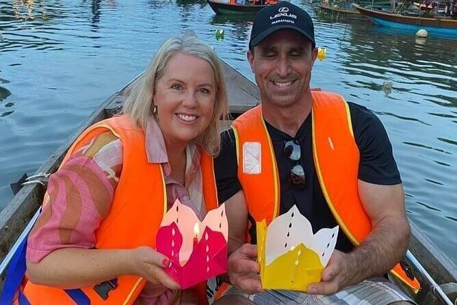 Colourful Evening Hoi An, Walking Tour, Boat Ride with Lanterns, Night Market - Good To Know