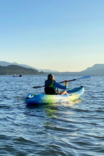 Columbia Gorge Kayak Tour - Group Size and Language