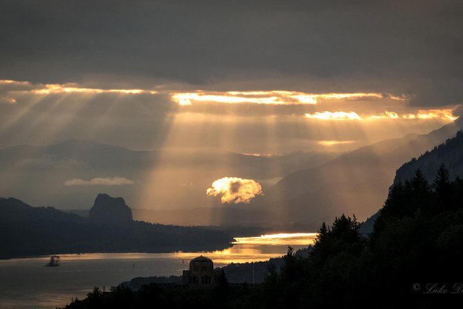 Columbia Gorge Waterfalls & Wineries from Portland: All-Inclusive Afternoon Tour - Who Will Love This Tour?