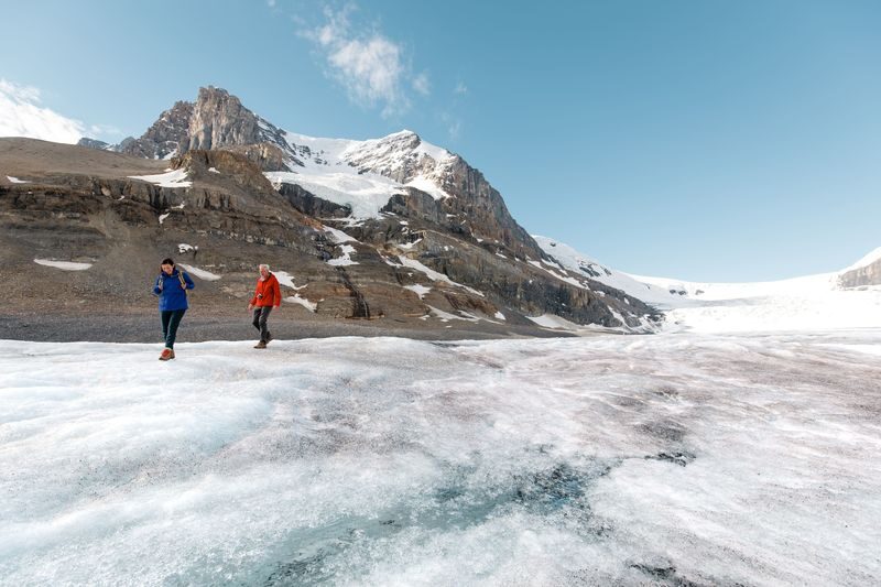 Columbia Icefield Glacier Tour with Ice Explorer | Calgary & Banff - Peyto Lake: a famous view in half an hour