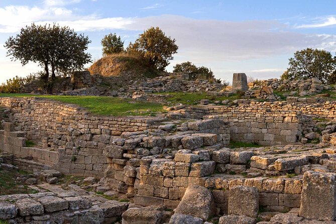 Combined Troy and Gallipoli Tour From Canakkale With Onwards Transfer to Istanbul - Weather and Minimum Travelers
