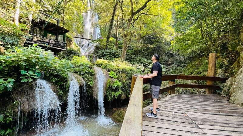 COMBO DAY PASS: Cola de Caballo + Grutas de Garcia - Good To Know