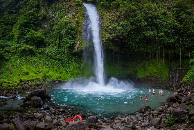 Combo Jungle, Volcano Hike, Fortuna Waterfall, Hanging Bridges & Hotsprings - Booking Information